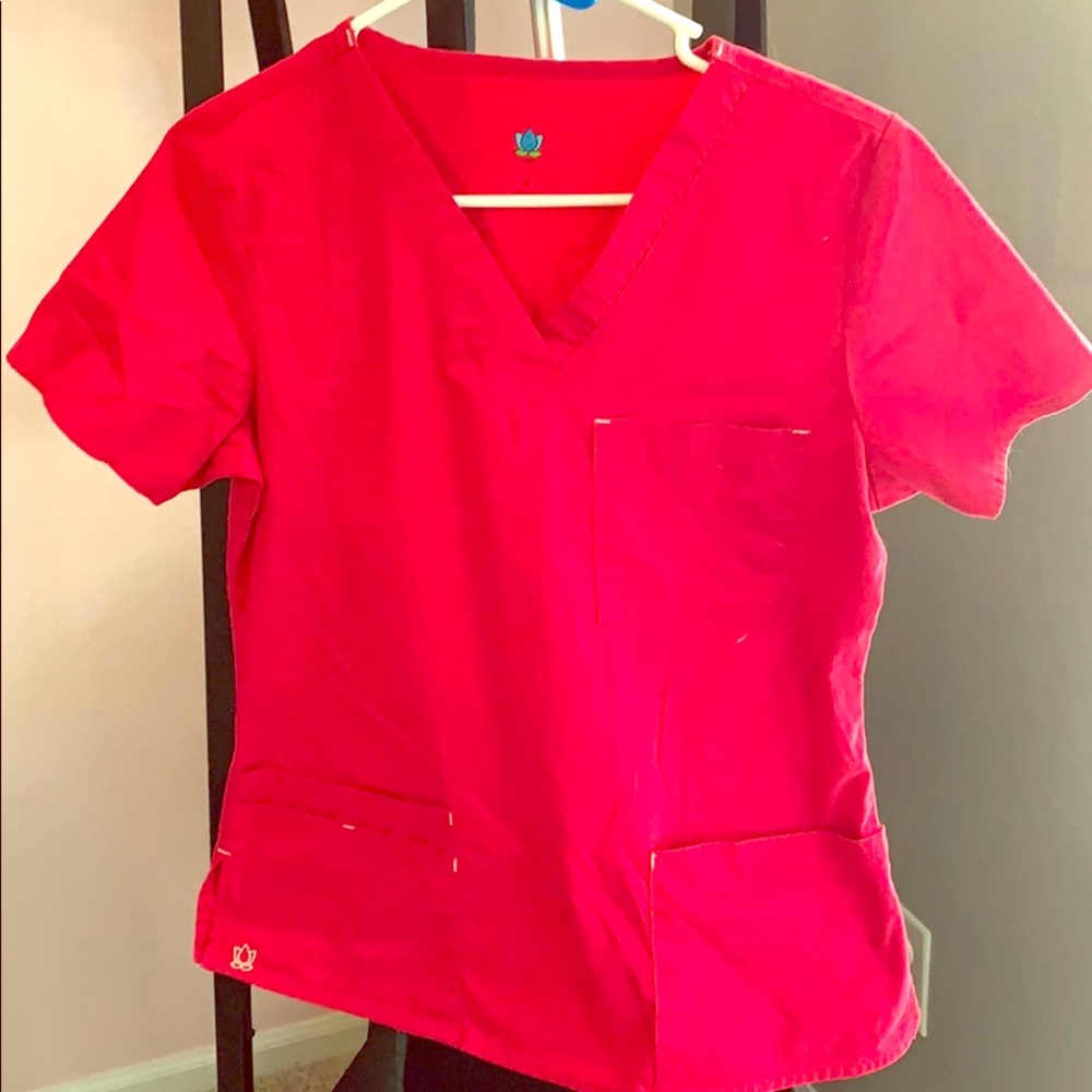Small scrub top